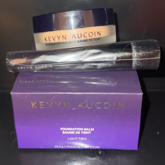 Kevyn Aucoin Foundation Balm- Light FB04. Coverage, Contour, Bright, Glow, Solid - Picture 4 of 5